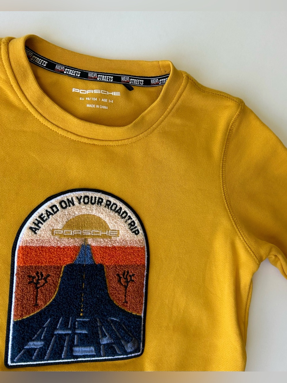PORSCHE Kids Size 3-4y • Ahead Yellow / Gold Roadtrip Sweater - Picture 4 of 9